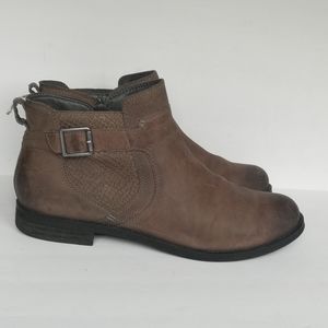 Abeo B.I.O System Yana Zip Up Leather Ankle Boots